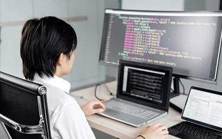 十堰 api php源码,下载的php源码怎么运行呢？